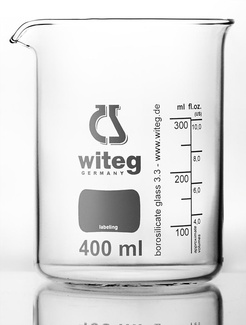 Becher niedere Form mit Ausguss mit witeg Logo