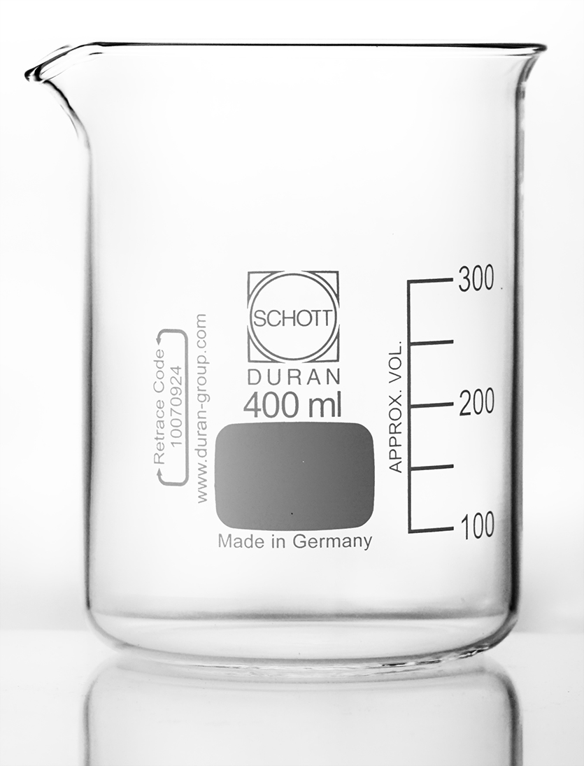 Becher niedere Form mit Ausguss